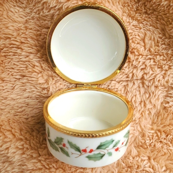 Lenox Trinket Box Christmas Holly - Picture 3 of 7